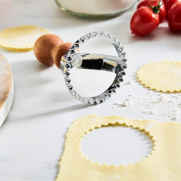 World Gourmet Round Pasta Cutter Stamp 2 World Gourmet Round Pasta Cutter Stamp - Image 2