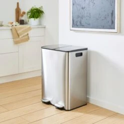 Curve 3030 Litre Stainless Steel Pedal Bin -ELEND SHOP 30890496