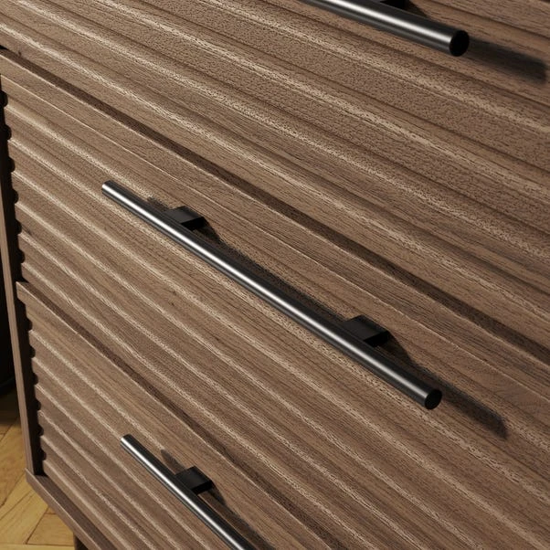 Bryant 4 Drawer Chest 10 Bryant 4 Drawer Chest - Image 10