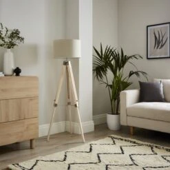 Return - Trio Tripod Floor Lamp, Light Wood -ELEND SHOP 30991250 alt07